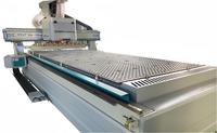Machine de découpe CNC à haute précision 1325 ATC pour meubles en bois et armoires, avec changeur d'outils automatique et table à vide