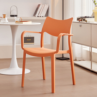 Chaise de salle à manger en plastique empilable, design moderne et contemporain, prix d'usine, pour la maison, l'appartement, l'atelier et le restaurant