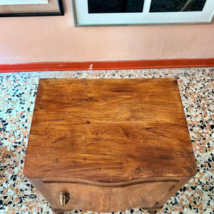 Mesitas de Noche de Madera Maciza Vintage, Mesitas de Noche Rústicas con Almacenamiento, Muebles de Dormitorio Antiguos, Diseño Curvo en la Parte Delantera, Patas Talladas - Product Image 5