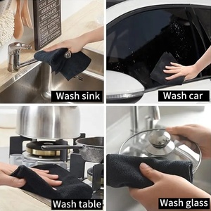 Serviette de salon 400gsm pour <span class=keywords><strong>cheveux</strong></span> secs Serviettes en <span class=keywords><strong>microfibre</strong></span> pour le nettoyage de la voiture Serviette de lavage à séchage rapide 40*40cm Chiffon de nettoyage de couleur noire - Product Image 5