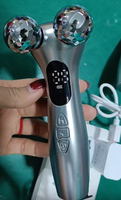 Masseur électrique premium 4D à double rouleau pour le visage et le cou, sans fil Type-C, lifting du visage, raffermissement de la peau, haute fréquence, 70 degrés, doré