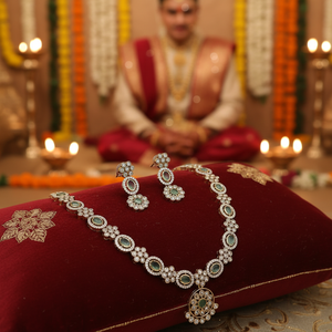 High Quality Traditional Ethnic Prime Antique <b>Gold</b> Plated Zircon Flower Design Necklace <b>Set</b> Earrings Maang Tikka Wedding Party - Product Image 3