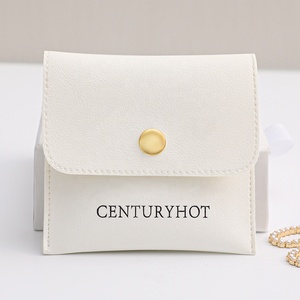 กระเป๋าใส่เครื่องประดับหนัง PU สีขาวขายส่ง PUPPYSEW  กระเป๋าแพ็คเกจจิ้งเครื่องประดับพร้อมกระดุมแป๊ก  กระเป๋าใส่สร้อยคอ แหวน พร้อมโลโก้ - Product Image 5
