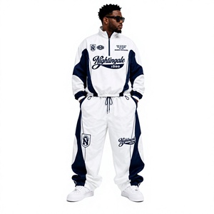 Conjunto de dos piezas para hombre, talla grande, de invierno, estampado, cortavientos de poliéster/nailon, chaqueta con cordón y pantalones cortos. - Product Image 1