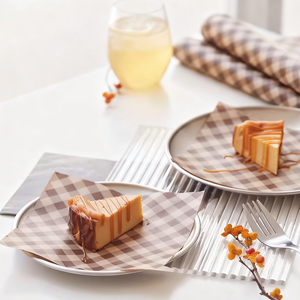 Papel PE a prueba de grasa recubierto de grado alimenticio 40gsm Embalaje imprimible para pastel Hamburguesa Pizza Snack - Product Image 1