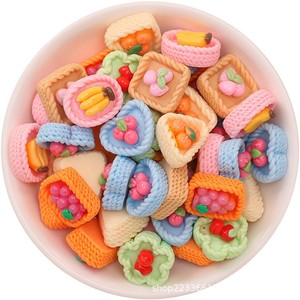 Cabujón de resina en miniatura 3D, artesanía ecológica, Pizza, pan, pastel, <span class=keywords><strong>hamburguesa</strong></span>, diseños de estilo Flatback para recuerdos de Navidad - Product Image 4