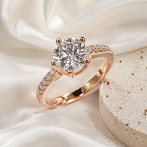 Anello Classico a Quattro Punte con Zirconi a Cuori e Frecce per Donne, Proposta di Matrimonio, Moda - Product Image 6