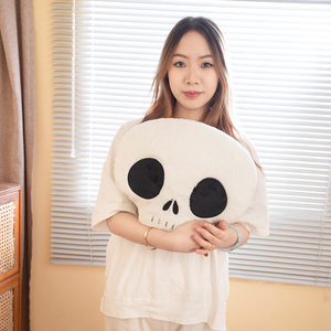 وسادة قطيفة جديدة مخصصة لعام 2026 بتصميم جمجمة وعظام متقاطعة للهالوين، وسادة محشوة لتزيين المهرجانات، جمجمة قطيفة - Product Image 6