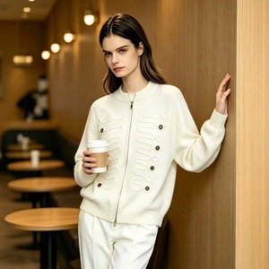 Nuovo <span class=keywords><strong>Cardigan</strong></span> in Maglia Crema con Zip per Donna Autunno 2026, Collo Tondo, Polsini a Costine, Bottoni Decorativi in Corda, Elegante e Chic - Product Image 1