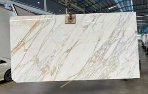 แผ่นหินอ่อนลายทองคำบราซิล Calacatta Gold สำหรับผนัง วิลล่า บันได เคาน์เตอร์ครัว <span class=keywords><strong>อ่าง</strong></span>ล้างหน้า - Product Image 2