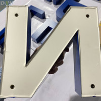 Enseigne en acier inoxydable 3D avec logo miroir brossé, lettres et chiffres en métal argenté pour décoration d'entreprise et d'hôpital