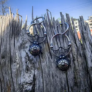 Orecchini da donna in acciaio inossidabile con lunula slava, gioielli norreni, amuleto lunare con granulazione - Product Image 4