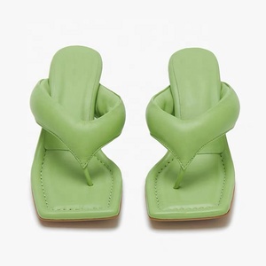 Женские пляжные шлепанцы с квадратным носком - Product Image 3