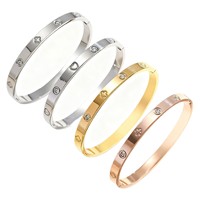Bracelet en acier inoxydable serti de diamants haut de gamme personnalisé, logo OEM sur mesure