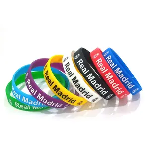 Cheap Football Game Silicone Wristband Football Party Rubber Wristband Activity Souvenir With Customizable Logo