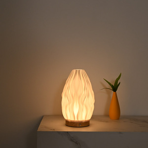 Lámpara <span class=keywords><strong>de</strong></span> escritorio LED con volantes impresa en 3D <span class=keywords><strong>de</strong></span> diseño nórdico moderno BIFANG con USB para dormitorio, mesita <span class=keywords><strong>de</strong></span> <span class=keywords><strong>noche</strong></span>, accesorio decorativo para mesita <span class=keywords><strong>de</strong></span> <span class=keywords><strong>noche</strong></span> - Product Image 2