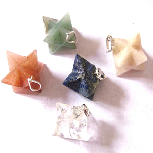 Colgantes de Estrella Merkaba de Piedras Preciosas Curativas Hechos a Mano, Cuarzo Pulido con Corte de Estrella, Tamaño 50-55mm para Fabricación de Joyas - Product Image 1