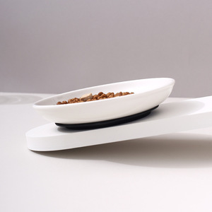 Mangkuk Keramik Putih Elegan untuk Hewan Peliharaan dengan Alas Silikon Anti Jerawat, Tempat Makan untuk Anjing dan Kucing, Tersedia Berbagai Pilihan Kapasitas - Product Image 6