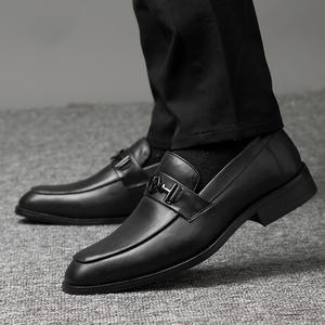 Chaussures basses en cuir respirantes pour hommes, style coréen, tendance, décontractées et habillées, couleur unie, pour le bureau et la carrière - Product Image 4