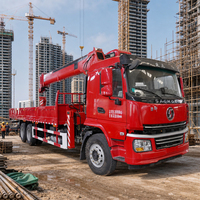 Le fabricant fournit une grue montée sur camion de 12 tonnes avec télécommande sans fil pour levage et transport intégrés