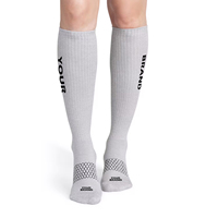 Chaussettes de sport décontractées à haute élasticité, chaussettes de compression à hauteur du genou, design personnalisé pour hommes, chaussettes respirantes en fibre de bambou tricotée, chaussettes longues pour mollet