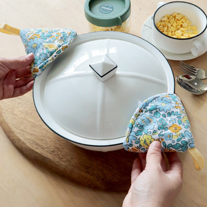 Couvre-casserole triangulaire de style rustique avec motif floral, en toile de coton isolante thermiquement, pour la poignée des casseroles - Product Image 3