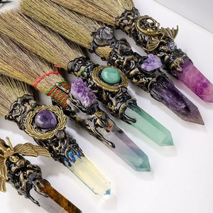 ไม้กวาดแม่มดแกะสลักด้วยมือจากหินคริสตัลธรรมชาติสำหรับงาน DIY ขายส่ง - Product Image 4