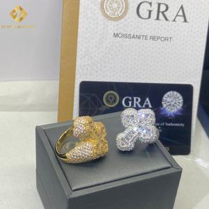 Anillo de Hombre Estilo Hip Hop con Cruz, Anillo de Moissanita VVS con Corte Baguette, Plata de Ley 925, Anillo de Moissanita que Pasa el Test de Diamantes con Certificado GRA - Product Image 4