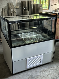 Vitrine Réfrigérée Commerciale pour Glaces Italiennes et Gelato avec Verre Courbé, Modèle YT-Suprema-08, En Stock aux États-Unis - Product Image 4