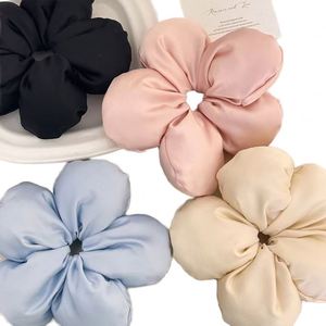 Élastiques à cheveux en satin à motif floral coréen pour femmes, chouchous surdimensionnés, accessoires de coiffure en tissu de style européen et américain - Product Image 1