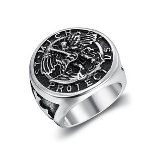 Bague Saint-Michel pour Homme, Bague Vintage avec Croix, Saint Michel l'Aigle Archange, Figurine Écrasant Satan, Bague Amulette, Bijoux Religieux - Product Image 6