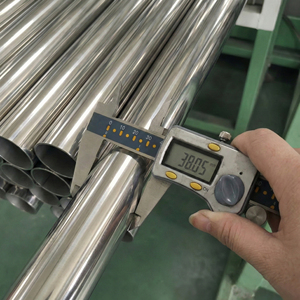 Tubo in Acciaio Inossidabile SUS 304 <span class=keywords><strong>316</strong></span> 316L Saldato Rotondo con Dimensioni Personalizzate ASTM A312 Lucidato a Specchio per Progetti Industriali - Product Image 3