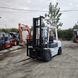 Chariot élévateur TCM 3T FD 30 d'occasion de haute qualité, original du Japon, avec moteur et boîte de vitesses d'origine à vendre - Product Image 4