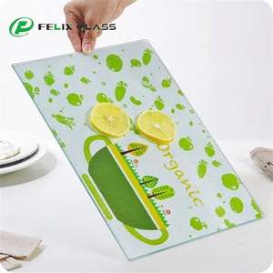 Planche à découper en verre trempé à structure solide, écologique, antibactérienne, passe au lave-vaisselle pour la cuisine - Product Image 1