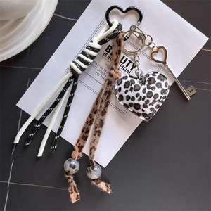 Porte-clés Cœur Léopard en Cuir Tressé – Bijou Pendentif Idéal pour les Amateurs de Clés - Product Image 6