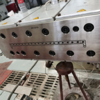 Panneaux de plafond carrés en PVC de taille standard, modernes, imperméables, ignifuges, insonorisés, blancs, certifiés ISO9001