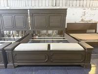 Ensemble de chambre classique américain en bois massif, fabriqué au Vietnam, avec lit de rangement, table de chevet, commode et miroir, mobilier de maison en gros GHD21