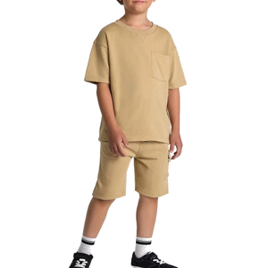 Conjunto de dos piezas de punto suave para niños, camiseta y pantalones cortos a juego en colores sólidos, para verano, para estar en casa, jugar o viajar, cómodo, talla grande - Product Image 2