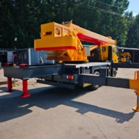 Grue de camion Dongfeng 12 tonnes certifiée CE, directement d'usine, grue hydraulique personnalisée de 31 m pour l'installation de murs-rideaux en verre en grande hauteur