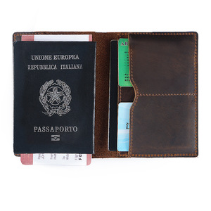 Logo laser <span class=keywords><strong>personnalisé</strong></span> emblème national <span class=keywords><strong>cuir</strong></span> de vachette Crazy Horse porte-<span class=keywords><strong>passeport</strong></span> de voyage en <span class=keywords><strong>cuir</strong></span> portefeuille étui pour <span class=keywords><strong>passeport</strong></span> en <span class=keywords><strong>cuir</strong></span> véritable - Product Image 5