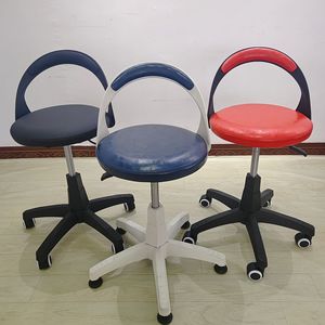 Silla de Oficina con Respaldo Pequeño y Soporte Lumbar, Asiento de Cuero, Altura Ajustable para Uso en Oficina, Modelo Km Cz213 - Product Image 3