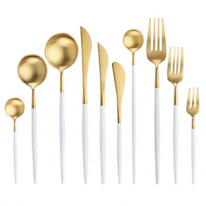 Ensemble de couverts 5 pièces en acier inoxydable plaqué or mat avec manche fin blanc, idéal pour les banquets – Nouveauté très prisée - Product Image 4