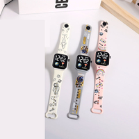 Promotion Spéciale Montre-Bracelet LED à Imprimé Dessin Animé Populaire, Bracelet en TPU, Montre Numérique pour Adolescents et Adultes, Idéale comme Cadeau, Prix de Gros