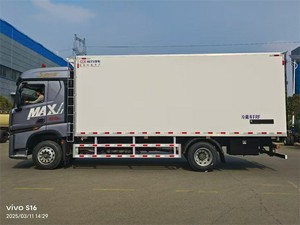 Sinotruk HOWO 4*2 Cargo Van Véhicules Réfrigérateur Congélateur Voiture Petit Réfrigérateur Boîte Camion à Vendre - Product Image 3