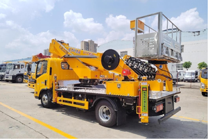Camion nacelle télescopique Isuzu ELF 33m pour travaux d'entretien utilitaire - Product Image 4