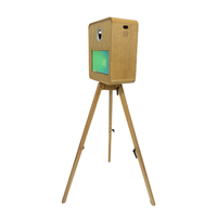 Photo Booth Portabel Kayu Vintage Layar Sentuh 15,6 Inci Kompatibel Dengan Kamera DSLR untuk Pernikahan & Acara Bisnis