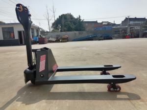 Transpaleta eléctrica completa de 2 toneladas y carretilla elevadora con batería de litio para uso en almacén - Product Image 5