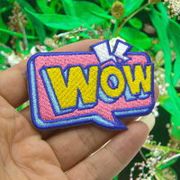 Prix de gros personnalisé paillettes rouges broderie à la main Badges perlé fleur Patch feutre matériel pour robe dentelle vêtements à la main