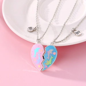 2 pcs/Set Meilleur Ami Collier Magnétique Coeur Saupoudrer dans le Coeur Pendentif Luminosité Dauphin Meilleur Ami BFF Collier pour Filles - Product Image 1