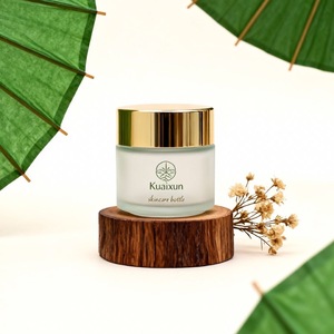 Großhandel 1oz 2oz 100ml Luxus-Glas Individuell Gestaltete Mattierte Klare Gläser mit Silberdeckeln für Hautpflege-Creme-Behälter - Product Image 2